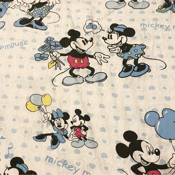 Mickey Mouse and Minnie Mouse Duvet Cover Flaw - Picture 3 of 16
